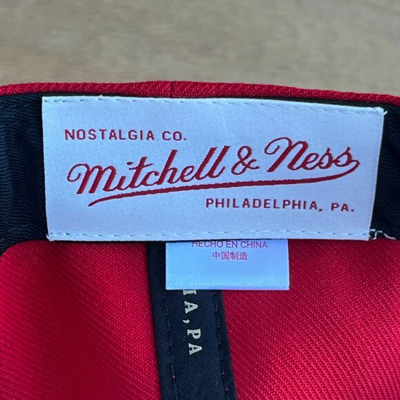 MITCHELL & NESS CHICAGO BULLS DAY ONE PRO PINCH SNAPBACK HAT Black Red NEW - Picture 6 of 7